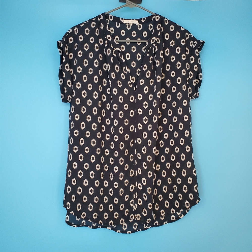 Pleione Blouse Size XS Black with White Short Sleeve